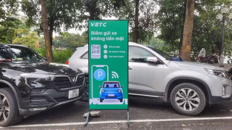VETC đặt mục tiêu mở rộng "thanh toán không dừng" trong các dịch vụ về giao thông. VETC đặt mục tiêu mở rộng "thanh toán không dừng" trong các dịch vụ về giao thông.