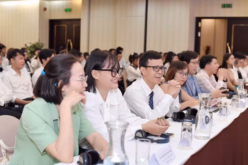 Các đại biểu tham dự hội nghị GEM. Các đại biểu tham dự hội nghị GEM.