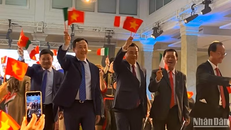 Với đường bay thẳng giữa Hà Nội và Milan, các hoạt động giao lưu văn hóa, du lịch và kinh tế sẽ có động lực to lớn để phát triển trong tương lai.