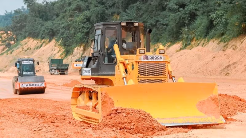 San lấp mặt bằng triển khai dự án đường cao tốc Hữu Nghị-Chi Lăng.