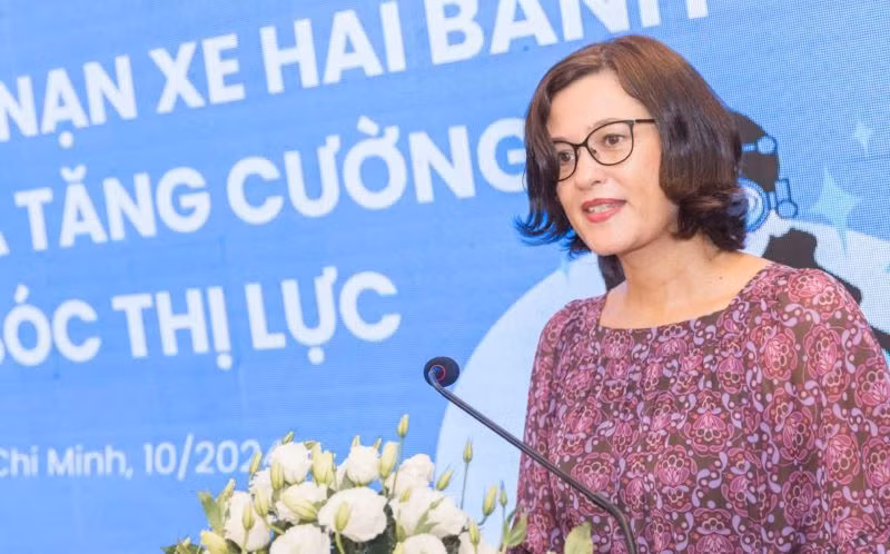 Bà Mirjam Sidik, Giám đốc điều hành Tổ chức AIP Foundation phát biểu ý kiến.
