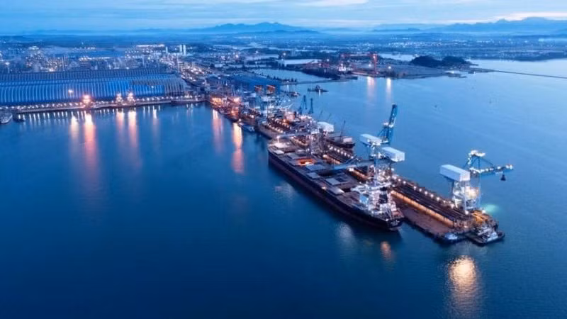 Quy hoạch cảng biển Quảng Ngãi đến năm 2030, nhu cầu vốn đầu tư cần khoảng 10.830 tỷ đồng, sản lượng hàng hóa thông qua gần 50 triệu tấn.