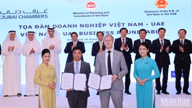 Vietnam Airlines và Etihad Airways trao biên bản ghi nhớ.