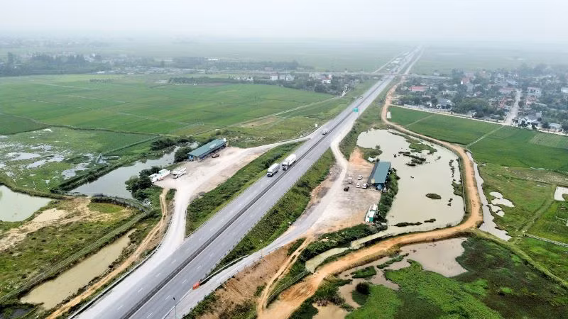 Trạm dừng nghỉ tại Km 329+700 thuộc dự án Mai Sơn-Quốc lộ 45.
