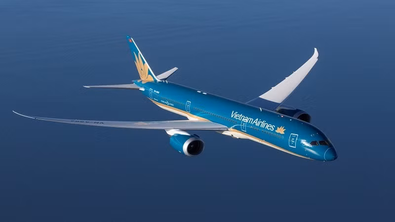 Trong mùa cao điểm nắng nóng, Vietnam Airlines khuyến nghị khách hàng lưu tâm các vấn đề sức khỏe khi bay, nhất là các hành khách có bệnh mãn tính hay tiền sử tim mạch, huyết áp,… Trong mùa cao điểm nắng nóng, Vietnam Airlines khuyến nghị khách hàng lưu tâm các vấn đề sức khỏe khi bay, nhất là các hành khách có bệnh mãn tính hay tiền sử tim mạch, huyết áp,…