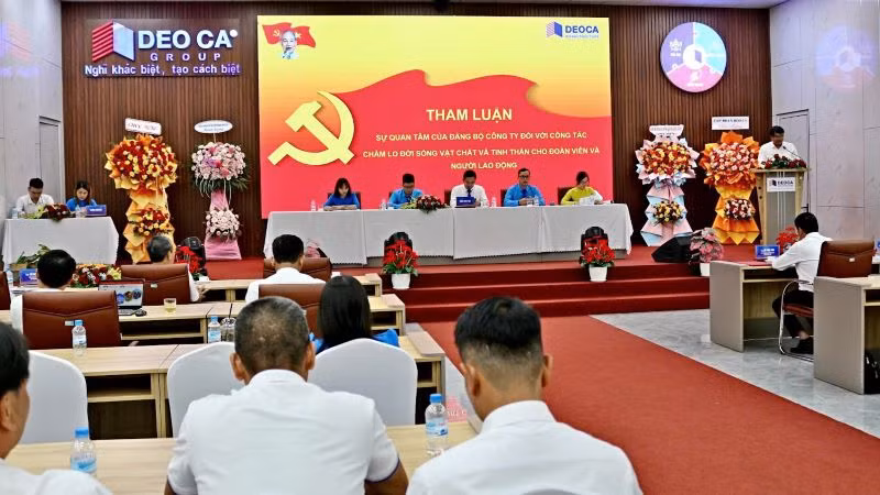 Tổ chức đảng là điểm tựa để hình thành mẫu số chung giữa việc phấn đấu vì sự thịnh vượng của Tập đoàn Đèo Cả và chăm lo đời sống người lao động. Tổ chức đảng là điểm tựa để hình thành mẫu số chung giữa việc phấn đấu vì sự thịnh vượng của Tập đoàn Đèo Cả và chăm lo đời sống người lao động.