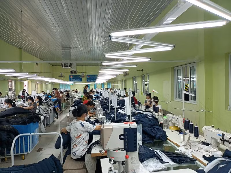 Sản xuất hàng dệt may xuất khẩu tại Tổng Công ty cổ phần Dệt may Nam Định. Sản xuất hàng dệt may xuất khẩu tại Tổng Công ty cổ phần Dệt may Nam Định.