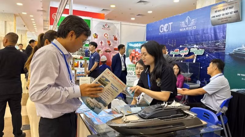 Trong khuôn khổ Triển lãm, sẽ có các hội nghị và hội thảo chuyên ngành, diễn đàn chuyên sâu để các chuyên gia giàu kinh nghiệm cùng trao đổi về những vấn đề trọng yếu, từ xu hướng xanh cho ngành hàng hải và đóng tàu đến tiềm năng ngành điện gió.