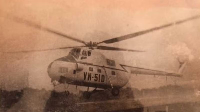 Máy bay trực thăng số hiệu VN-51D đưa Bác ra với đồng bào trên đảo Cô Tô ngày 9/5/1961. (ảnh tư liệu) Máy bay trực thăng số hiệu VN-51D đưa Bác ra với đồng bào trên đảo Cô Tô ngày 9/5/1961. (ảnh tư liệu)