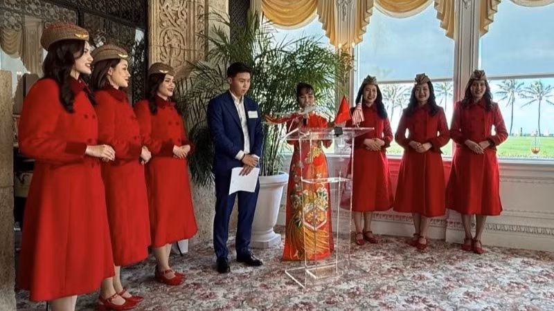 Tỷ phú Nguyễn Thị Phương Thảo phát biểu tại sự kiện “Friends of Vietnam Summit”. Tỷ phú Nguyễn Thị Phương Thảo phát biểu tại sự kiện “Friends of Vietnam Summit”.