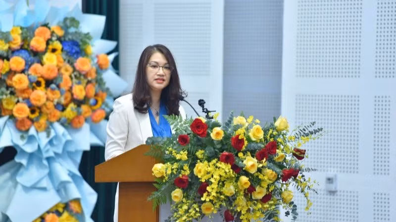 Bà Nguyễn Thanh Hương, Giám đốc quốc gia của IATA tại Việt Nam phát biểu. Bà Nguyễn Thanh Hương, Giám đốc quốc gia của IATA tại Việt Nam phát biểu.