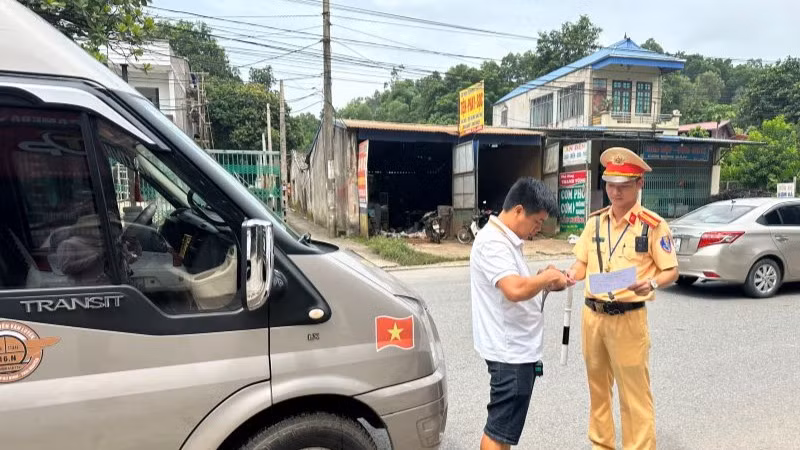VATA kiến nghị điều chỉnh thời gian lái xe của người lái xe ô-tô kinh doanh vận tải lên 70 giờ/tuần, bằng với mức cao nhất theo các quy định của Mỹ, EU và Nhật Bản. VATA kiến nghị điều chỉnh thời gian lái xe của người lái xe ô-tô kinh doanh vận tải lên 70 giờ/tuần, bằng với mức cao nhất theo các quy định của Mỹ, EU và Nhật Bản.
