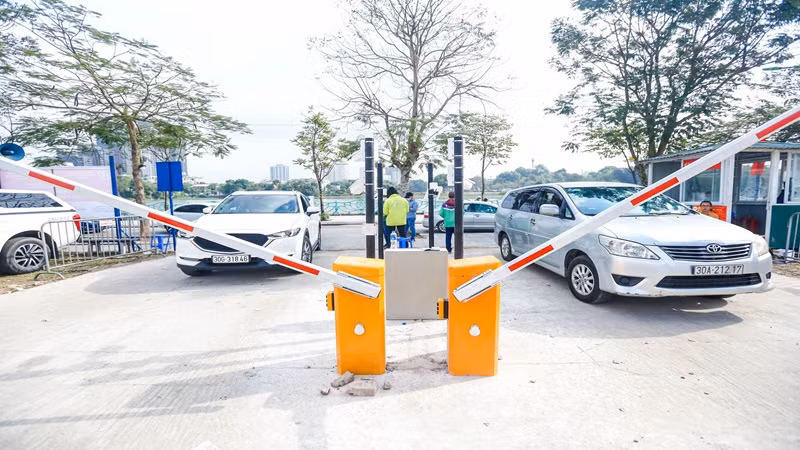 Một điểm trông giữ xe ô-tô ứng dụng công nghệ thu phí không dùng tiền mặt trên địa bàn Thủ đô Hà Nội. Một điểm trông giữ xe ô-tô ứng dụng công nghệ thu phí không dùng tiền mặt trên địa bàn Thủ đô Hà Nội.