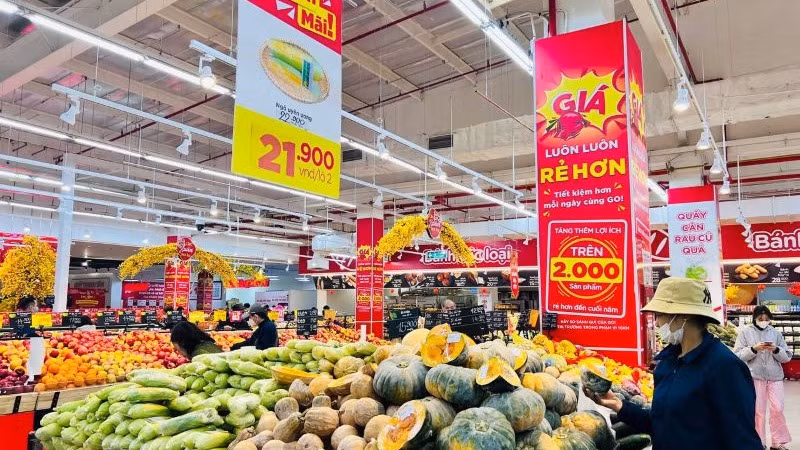 Đáp ứng nhu cầu mua sắm dịp Tết Nguyên tiêu (rằm tháng Giêng), Central Retail áp dụng nhiều ưu đãi hấp dẫn đối với các sản phẩm rau quả và đồ ăn chay lên đến 30%.