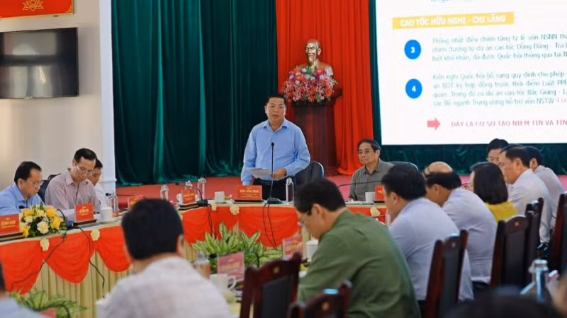 Thủ tướng Phạm Minh Chính làm việc với các địa phương và nhà đầu tư về dự án đường cao tốc Đồng Đăng-Trà Lĩnh ngày 14/11 vừa qua. Thủ tướng Phạm Minh Chính làm việc với các địa phương và nhà đầu tư về dự án đường cao tốc Đồng Đăng-Trà Lĩnh ngày 14/11 vừa qua.