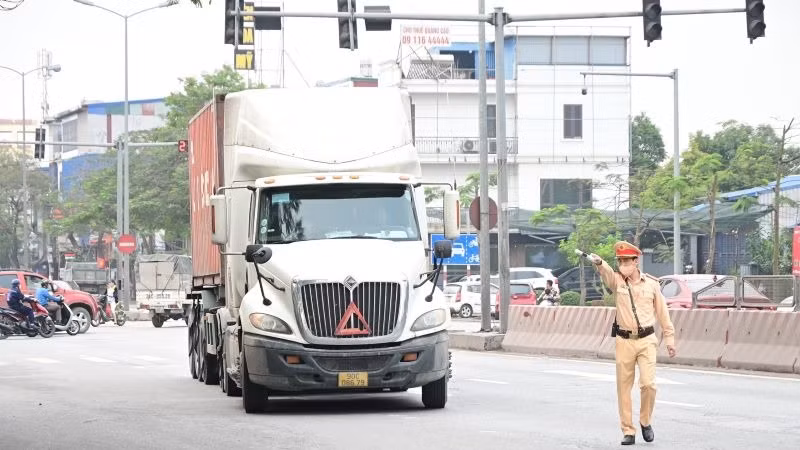 VATA kiến nghị cơ quan chức năng cho phép người dân và doanh nghiệp được thực hiện quy trình rút gọn, được phép cấp đổi “chứng nhận đăng ký xe” không cần thực hiện thủ tục khám xe, cà lại số khung số máy để tránh lãng phí. VATA kiến nghị cơ quan chức năng cho phép người dân và doanh nghiệp được thực hiện quy trình rút gọn, được phép cấp đổi “chứng nhận đăng ký xe” không cần thực hiện thủ tục khám xe, cà lại số khung số máy để tránh lãng phí.