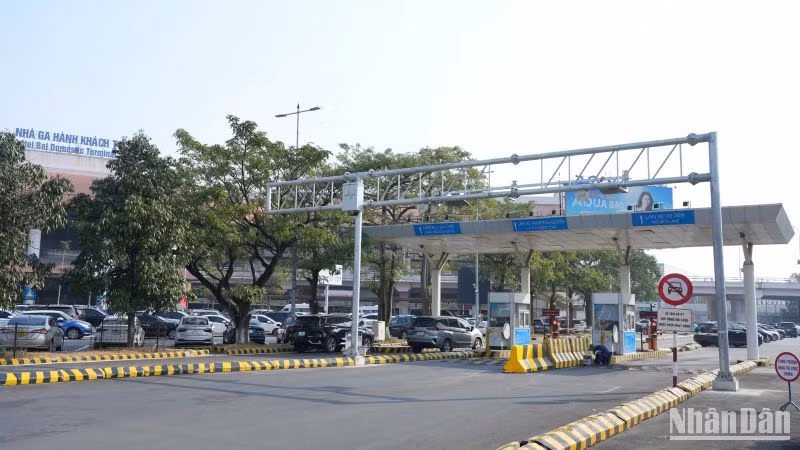 Cảng Hàng không quốc tế Nội Bài chính thức áp dụng thu phí không dừng tại tất cả các làn vào ra cả hai nhà ga.
