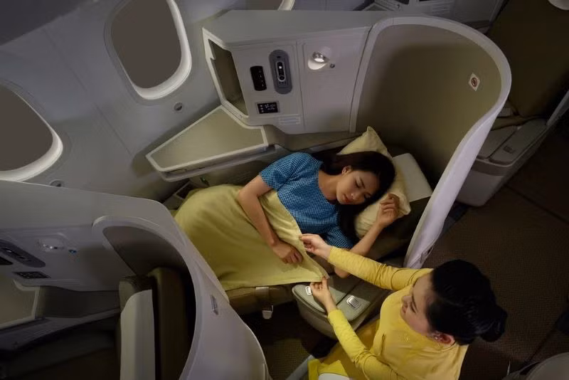 Được triển khai từ cuối năm 2021, chương trình đã đào tạo thay đổi nhận thức, tư duy dịch vụ trên toàn hệ thống của hãng, từ cấp lãnh đạo cấp cao đến nhân viên tuyến trước. Được triển khai từ cuối năm 2021, chương trình đã đào tạo thay đổi nhận thức, tư duy dịch vụ trên toàn hệ thống của hãng, từ cấp lãnh đạo cấp cao đến nhân viên tuyến trước.