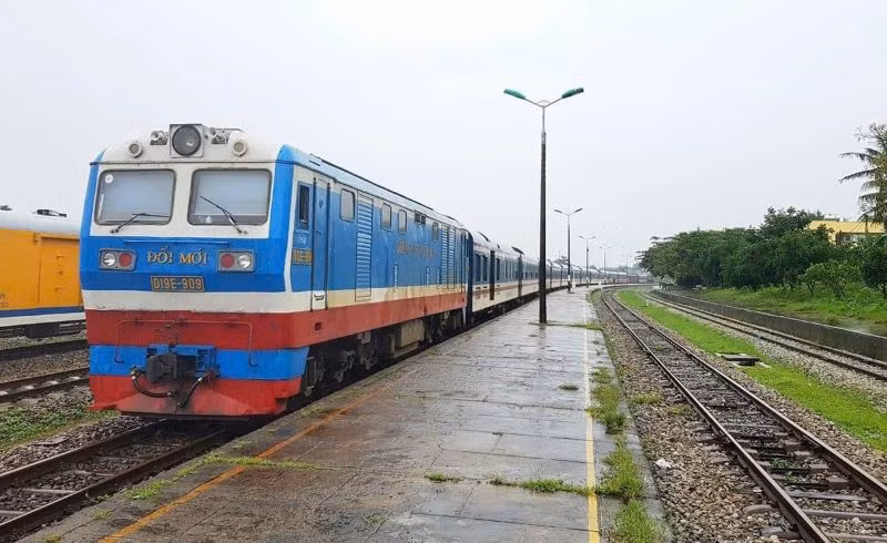 Tổng Công ty Đường sắt Việt Nam hỗ trợ vận chuyển miễn phí hàng hóa cứu trợ đồng bào các địa phương bị ảnh hưởng bão số 3. Tổng Công ty Đường sắt Việt Nam hỗ trợ vận chuyển miễn phí hàng hóa cứu trợ đồng bào các địa phương bị ảnh hưởng bão số 3.
