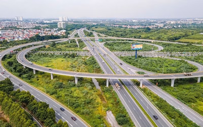 Bức tranh hạ tầng giao thông ở Việt Nam đến năm 2030 sẽ phát triển mạnh mẽ. Giai đoạn 2025-2030 sẽ đầu tư xây dựng 2.000km đường cao tốc. Bức tranh hạ tầng giao thông ở Việt Nam đến năm 2030 sẽ phát triển mạnh mẽ. Giai đoạn 2025-2030 sẽ đầu tư xây dựng 2.000km đường cao tốc.