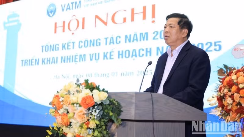 Bộ trưởng Giao thông vận tải Trần Hồng Minh. Bộ trưởng Giao thông vận tải Trần Hồng Minh.