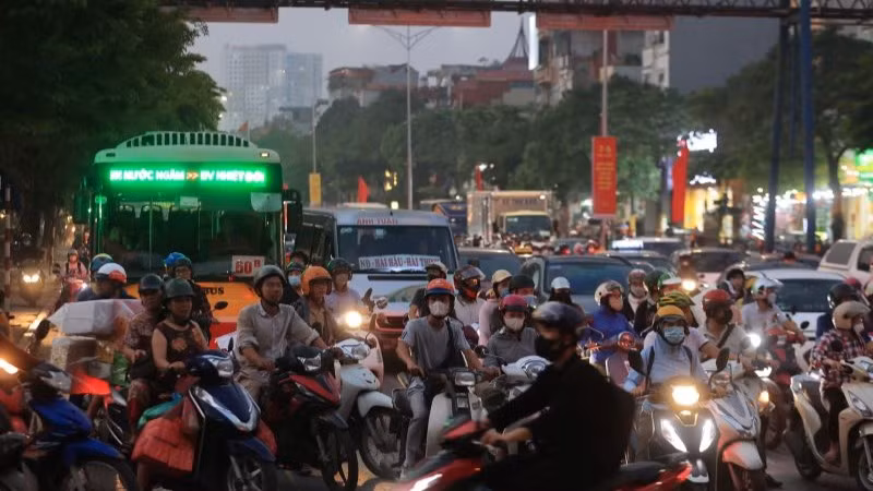 Cơ quan quản lý chức năng nên cho phép lái xe có thêm giờ làm thêm trong tuần, phù hợp với quy định của Luật Lao động, cho phép người lao động được làm thêm giờ (tối đa 300 giờ/năm).