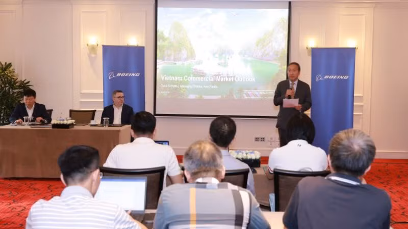 Ông Nguyễn Vũ Michael, Giám đốc Boeing Việt Nam phát biểu tại cuộc họp báo. Ông Nguyễn Vũ Michael, Giám đốc Boeing Việt Nam phát biểu tại cuộc họp báo.