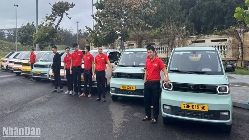 Tại Đại hội đồng cổ đông thường niên năm 2025, Công ty TMT Motors chính thức bổ sung ngành nghề kinh doanh phát triển trạm sạc xe điện, đặt mục tiêu “phủ sóng” 30.000 trạm sạc trên toàn quốc. Tại Đại hội đồng cổ đông thường niên năm 2025, Công ty TMT Motors chính thức bổ sung ngành nghề kinh doanh phát triển trạm sạc xe điện, đặt mục tiêu “phủ sóng” 30.000 trạm sạc trên toàn quốc.