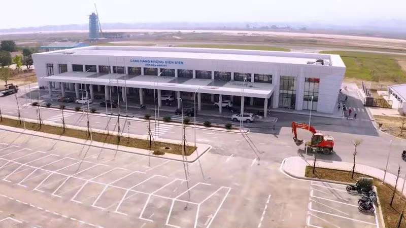 Chỉnh trang những hạng mục cuối cùng trước khi đưa vào khai thác. Chỉnh trang những hạng mục cuối cùng trước khi đưa vào khai thác.