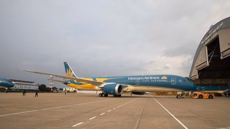 Vietnam Airlines sử dụng hình ảnh chim Lạc trong chiến dịch đồng hành cùng các sự kiện, ngày lễ lớn của đất nước rất có ý nghĩa, thể hiện tôn trọng giá trị lịch sử dân tộc, góp phần quảng bá, lan tỏa văn hóa Việt Nam. Vietnam Airlines sử dụng hình ảnh chim Lạc trong chiến dịch đồng hành cùng các sự kiện, ngày lễ lớn của đất nước rất có ý nghĩa, thể hiện tôn trọng giá trị lịch sử dân tộc, góp phần quảng bá, lan tỏa văn hóa Việt Nam.