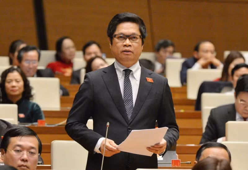 Đại biểu Vũ Tiến Lộc (Đoàn đại biểu Quốc hội thành phố Hà Nội) phát biểu. Đại biểu Vũ Tiến Lộc (Đoàn đại biểu Quốc hội thành phố Hà Nội) phát biểu.
