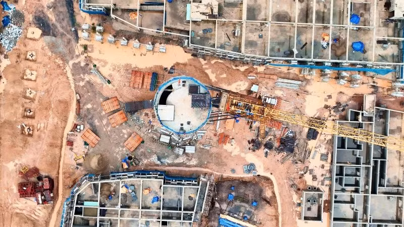 Hạng mục ATCT – “bộ não” của công tác điều hành không lưu đang được các đơn vị thi công với tiến độ vượt kế hoạch, thể hiện sự quyết tâm cao độ của VATM. Hạng mục ATCT – “bộ não” của công tác điều hành không lưu đang được các đơn vị thi công với tiến độ vượt kế hoạch, thể hiện sự quyết tâm cao độ của VATM.