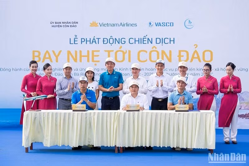 Ủy ban nhân dân huyện Côn Đảo, Vietnam Airlines và Công ty Lagom Việt Nam đã ký kết Biên bản ghi nhớ khẳng định cam kết hợp tác.