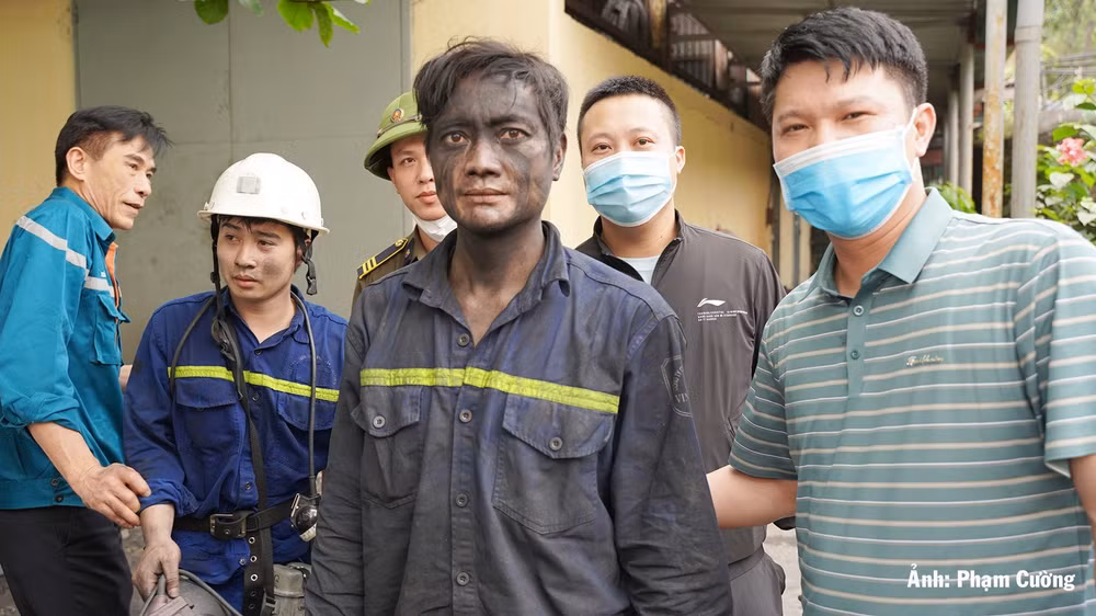 Thợ lò Vàng Danh gặp nạn được lực lượng cấp cứu mỏ cứu hộ thành công.