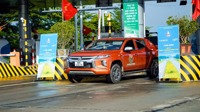 Thời gian qua trạm trên làn ETC đối với xe đủ tiêu chuẩn được ghi nhận rút ngắn 6-7 lần so với hình thức thu phí 1 dừng trước đây.