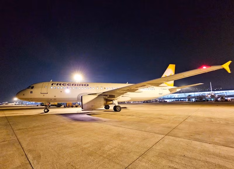 Hãng hàng không Vietjet vừa tiếp nhận tăng cường 4 tàu bay “thuê ướt” vào đội tàu 103 chiếc của hãng. Hãng hàng không Vietjet vừa tiếp nhận tăng cường 4 tàu bay “thuê ướt” vào đội tàu 103 chiếc của hãng.
