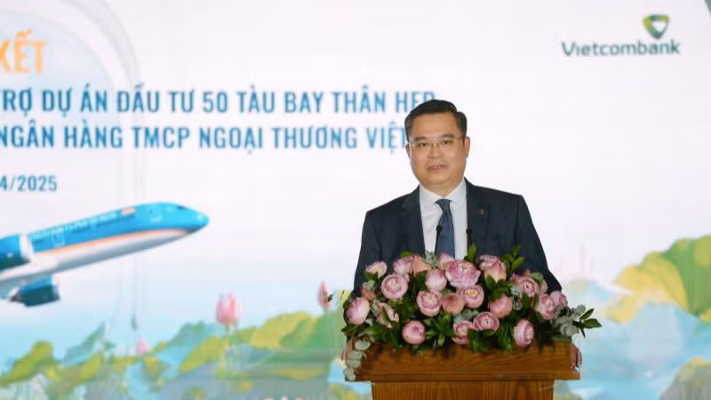 Ông Nguyễn Thanh Tùng, Ủy viên Ban Chấp hành Đảng bộ Chính phủ, Bí thư Đảng ủy, Chủ tịch Hội đồng quản trị Vietcombank, phát biểu. Ông Nguyễn Thanh Tùng, Ủy viên Ban Chấp hành Đảng bộ Chính phủ, Bí thư Đảng ủy, Chủ tịch Hội đồng quản trị Vietcombank, phát biểu.
