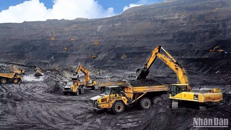 Tháng 2 vừa qua, các đơn vị khai thác than thuộc TKV đạt sản lượng than nguyên khai 3,28 triệu tấn, bằng 106% kế hoạch, tiêu thụ 3,92 triệu tấn, trong đó than giao điện ước đạt 3,35 triệu tấn.