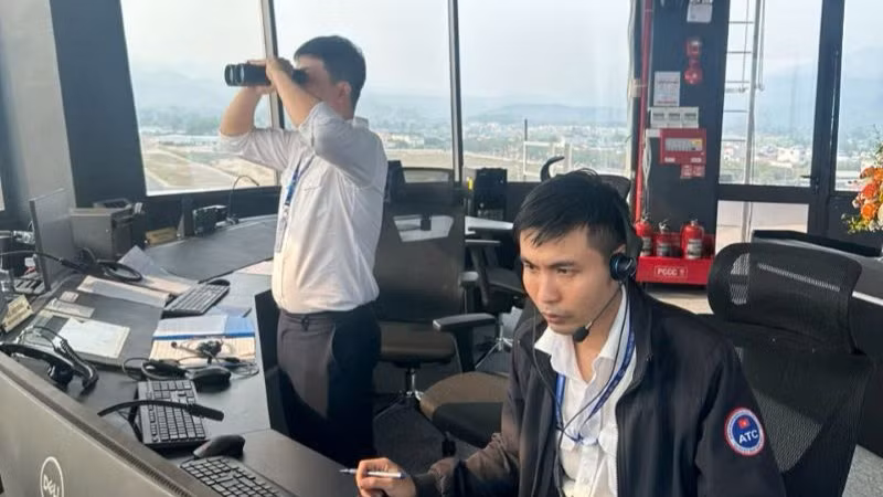 Ước thực hiện đến thời điểm 31/12/2024, sản lượng điều hành bay đạt 864.628 lượt, tăng 8,03% so kế hoạch năm 2024 và tăng 14,23 % so năm 2023. Ước thực hiện đến thời điểm 31/12/2024, sản lượng điều hành bay đạt 864.628 lượt, tăng 8,03% so kế hoạch năm 2024 và tăng 14,23 % so năm 2023.