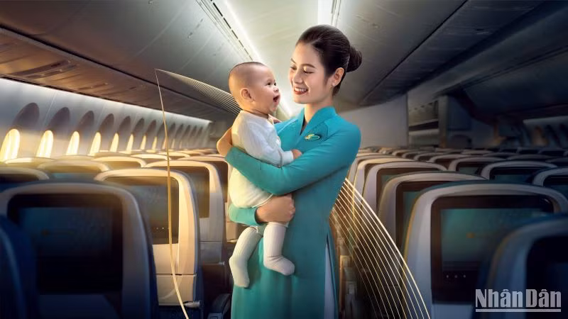 Vietnam Airlines khởi động chiến dịch “Vạn dặm nâng niu” với tôn chỉ trải nghiệm dịch vụ của hành khách là ưu tiên hàng đầu.