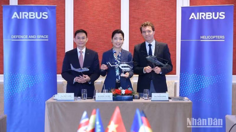 Tập đoàn Hàng không vũ trụ Airbus cam kết hỗ trợ mục tiêu hiện đại hóa quốc phòng của Việt Nam đến năm 2030 thông qua các giải pháp công nghệ quốc phòng tiên tiến, được thiết kế nhằm tăng cường năng lực quốc gia và góp phần ổn định khu vực.