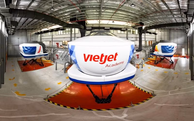 Thiết bị SIM mô phỏng phục vụ đào tạo phi công tại Học viện Hàng không Vietjet.
