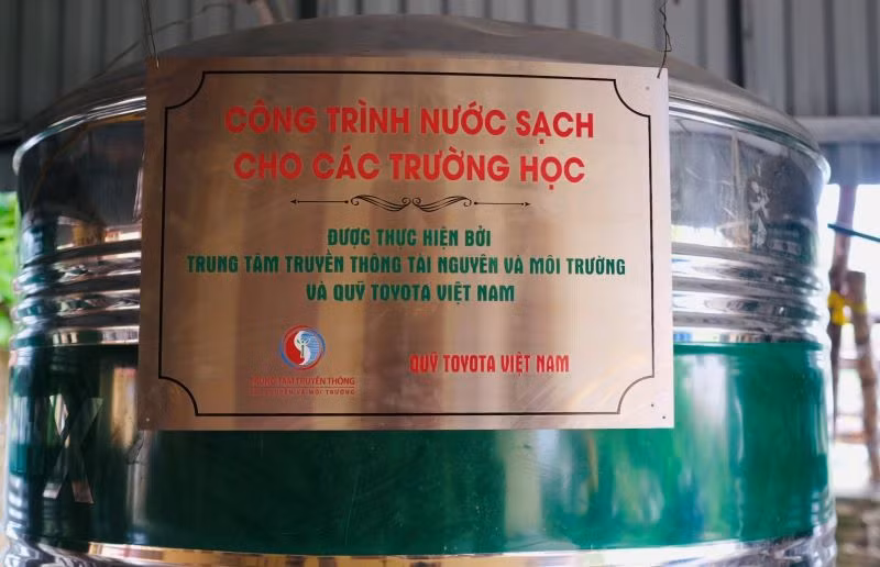 Hệ thống cung cấp nước sạch gồm giếng khoan, hệ thống lọc và bồn chứa nước tại Trường Tiểu học – Trung học cơ sở Châu Quế Thượng. Hệ thống cung cấp nước sạch gồm giếng khoan, hệ thống lọc và bồn chứa nước tại Trường Tiểu học – Trung học cơ sở Châu Quế Thượng.