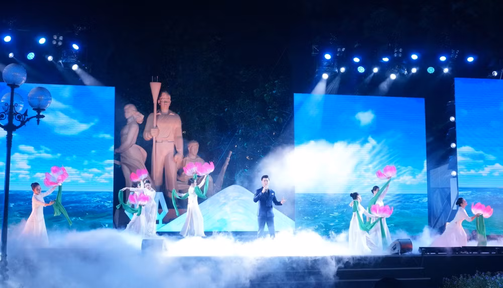 Biểu diễn nghệ thuật Hương sắc Tây Ninh.