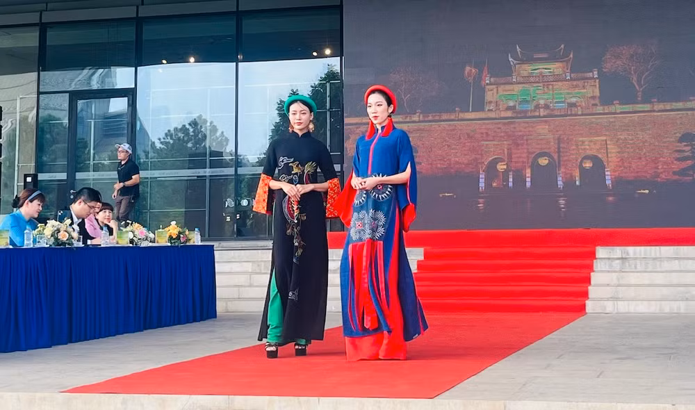 Giới thiệu một số mẫu áo dài sẽ được trình diễn tại Lễ hội Áo dài Du lịch Hà Nội 2023.