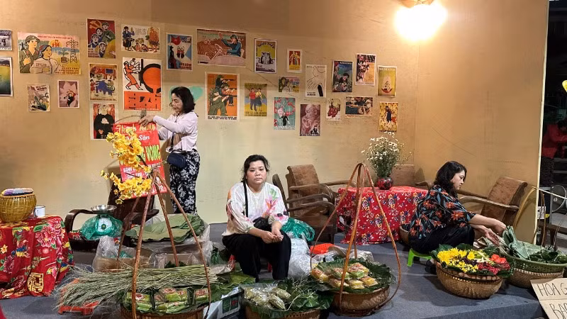 Giới thiệu ẩm thực Hà Nội trong không gian thời bao cấp. Giới thiệu ẩm thực Hà Nội trong không gian thời bao cấp.