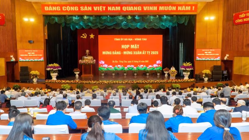 Toàn cảnh buổi họp mặt mừng Đảng-mừng Xuân Ất Tỵ 2025.