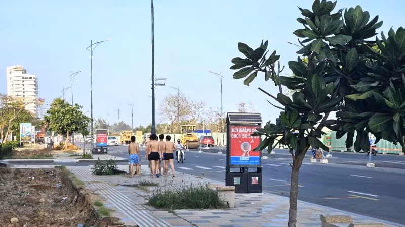 Dự án mở 13 đường xuống biển để người dân và khách du lịch vẫn đi tắm biển được thuận lợi.