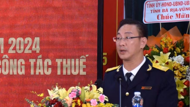 Ông Đoàn Minh Dũng, Cục trưởng Cục Thuế tỉnh phát biểu tại Hội nghị tổng kết năm 2024 và triển khai nhiệm vụ năm 2025.