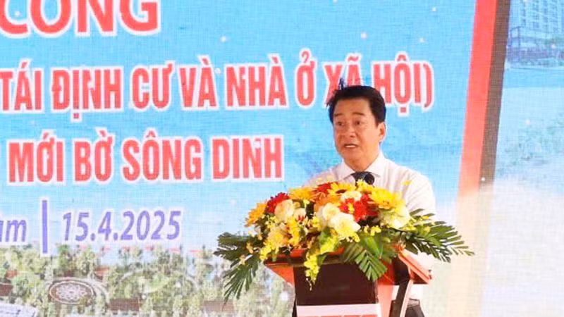 Phó Chủ tịch Ủy ban nhân dân tỉnh Ninh Thuận Nguyễn Long Biên phát biểu tại buổi lễ